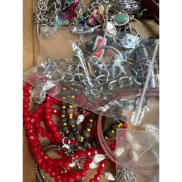 3lb jewelry mix. Craft. Wear. Resell. Vintage to now. - Picture 4 of 12